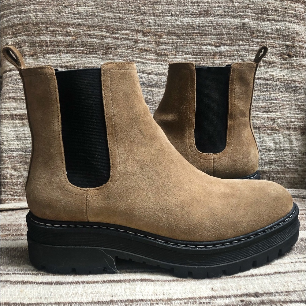Marc Fisher LTD Padmia. Chelsea Boots